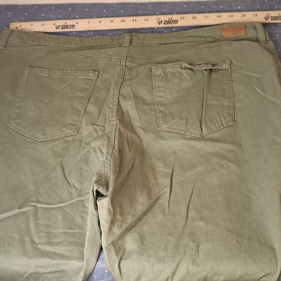 Crown & Ivy Olive High Rise Skinny Green Women's Pants size 22W - Picture 6 of 8
